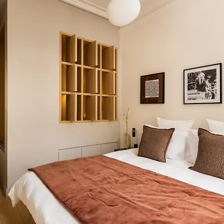 Classy Montaigne 2br 7p شقة باريس