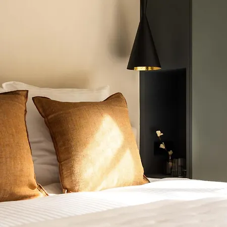 Classy Montaigne 2br 7p شقة *