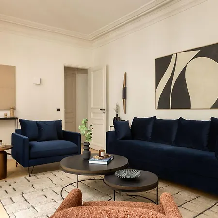 شقة Classy Montaigne 2br 7p