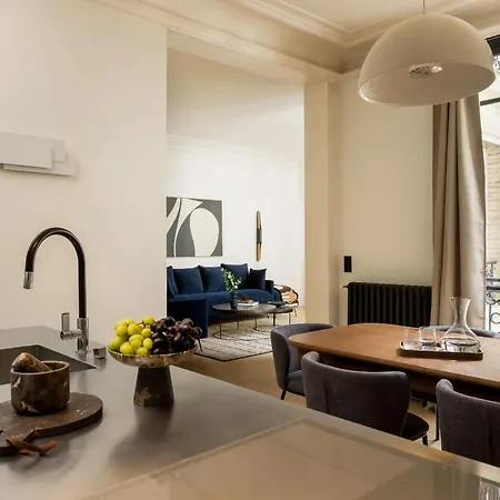 Classy Montaigne 2br 7p شقة
