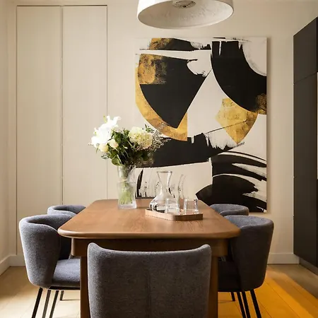 Classy Montaigne 2br 7p شقة باريس